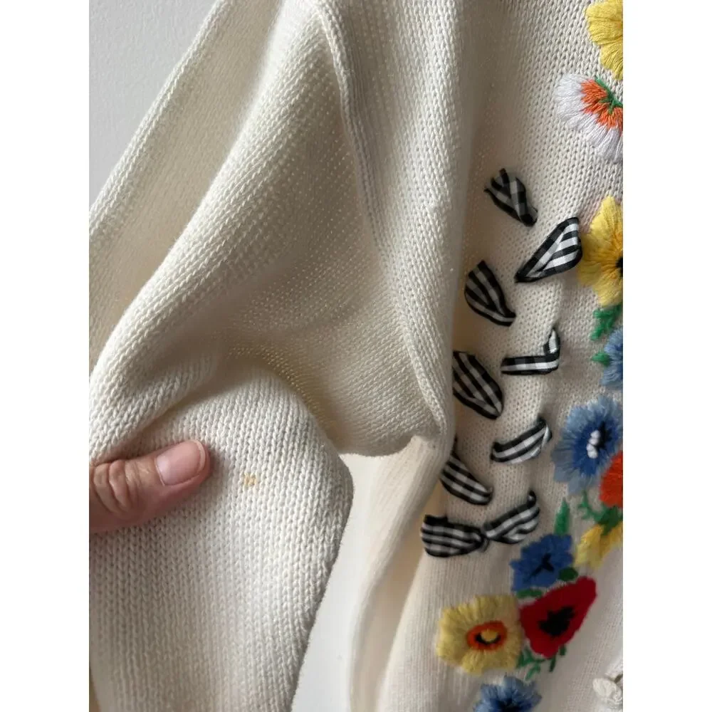 Vintage 90s Floral Embroidered Cardigan Sweater Knit Grandma Cottage Retro Top S